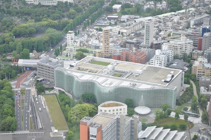 空から見た国立新美術館