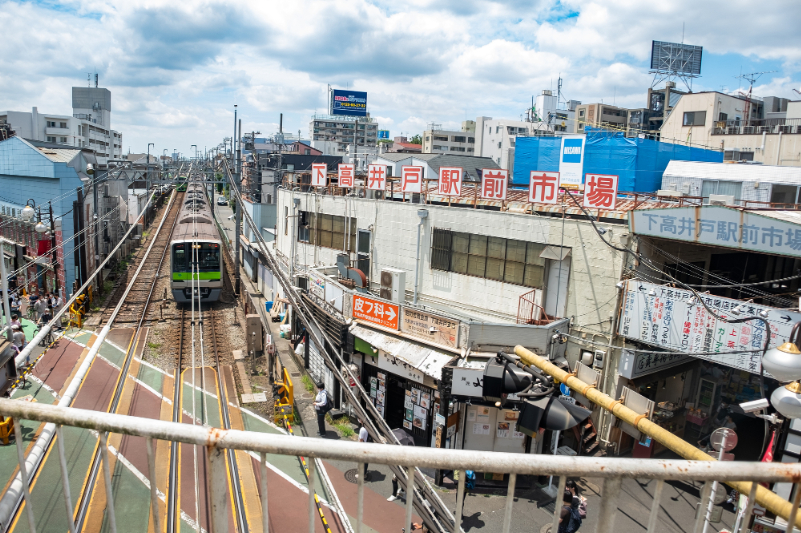 下高井戸駅前の風景