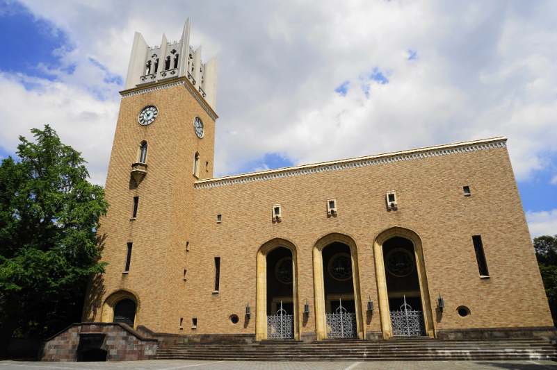 早稲田大学