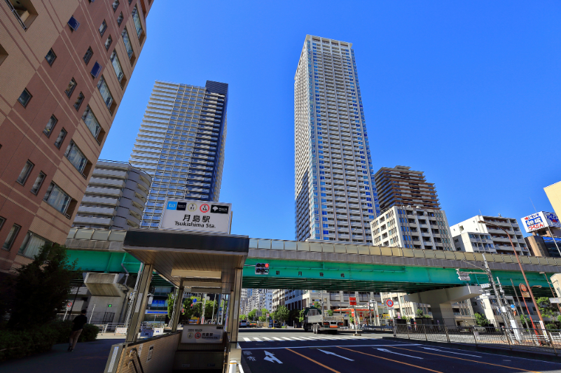 月島駅前